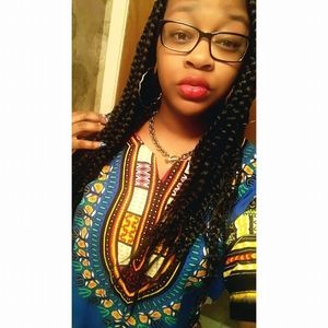 Meet your Posher, Develyn